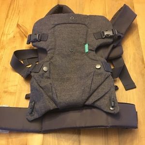 Infantino Flip 4-in-1 Convertible Carrier